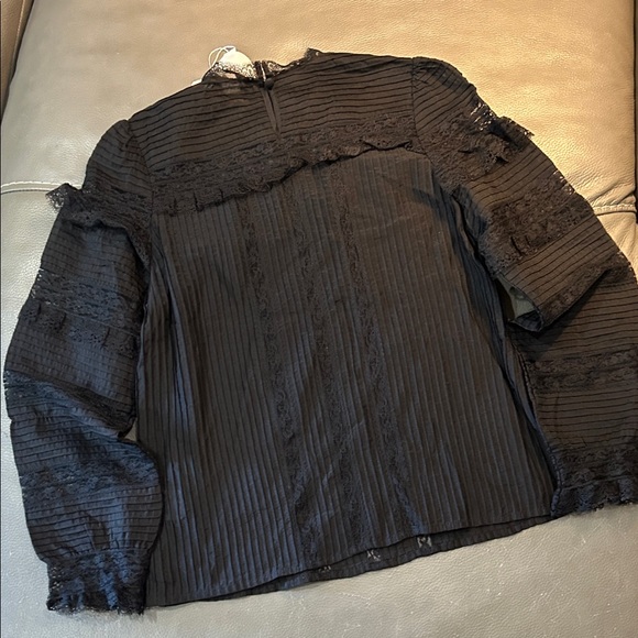 Chic Black Lace Blouse for Women - Picture 6 of 6